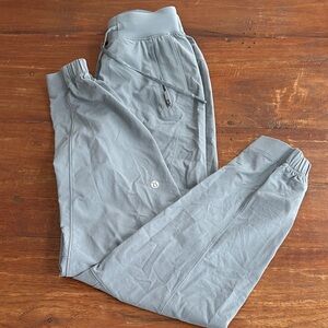 Lululemon Athletica Light Gray Joggers Size 0